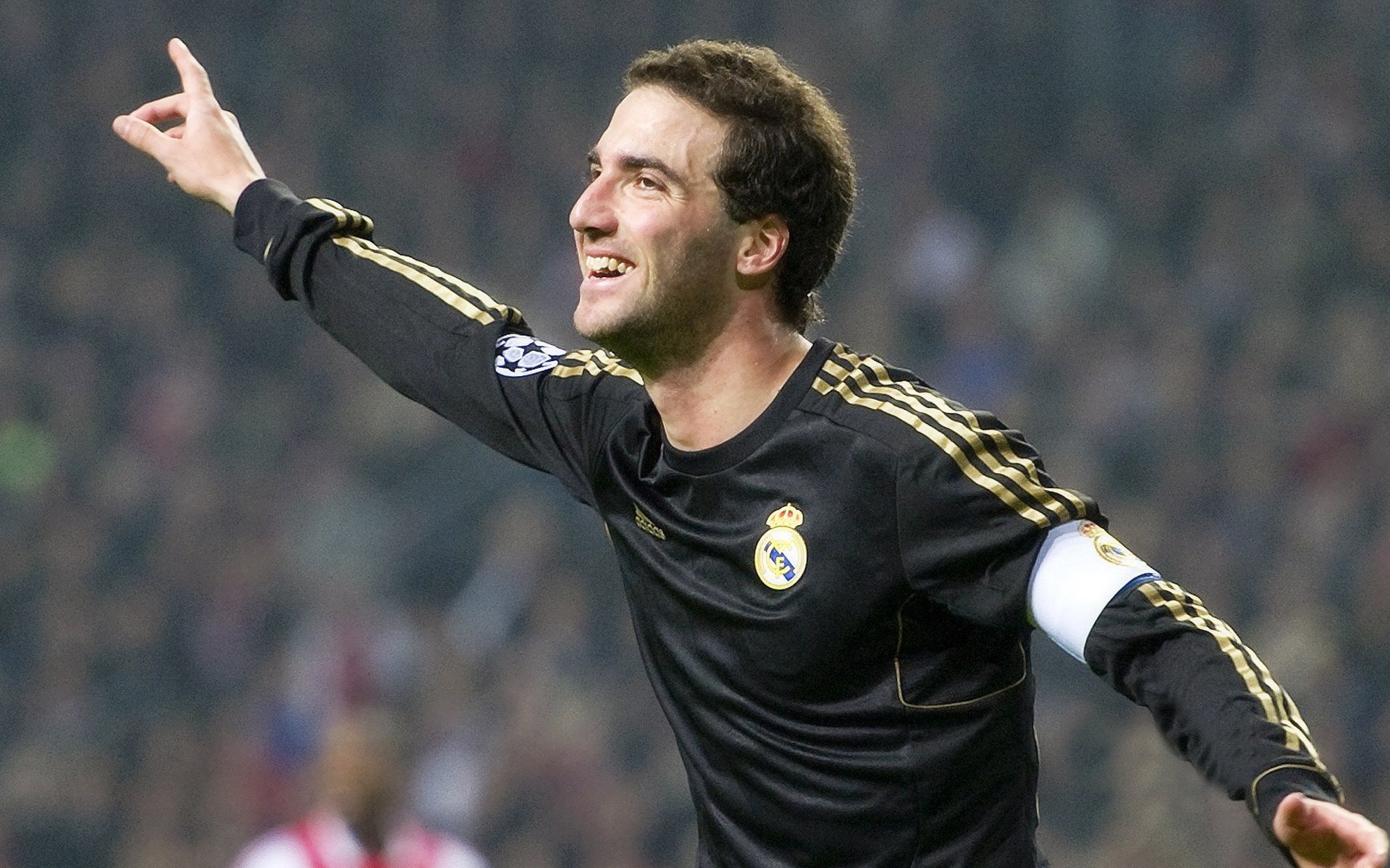 瓜达拉哈拉中场核心发挥出色，助力球队进攻，瓜达拉哈拉对莱昂