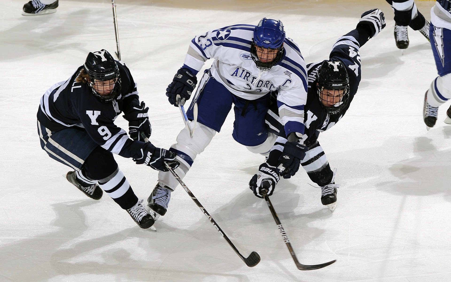 _东道主队爆冷出局，赛场风云变幻！_，东道主直接进决赛吗